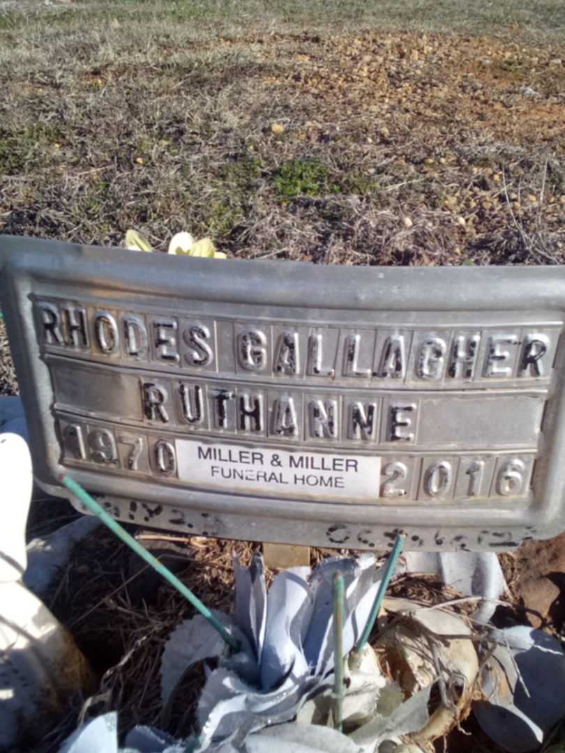 Ruthanne Gallagher Rhodes's grave. Photo 1