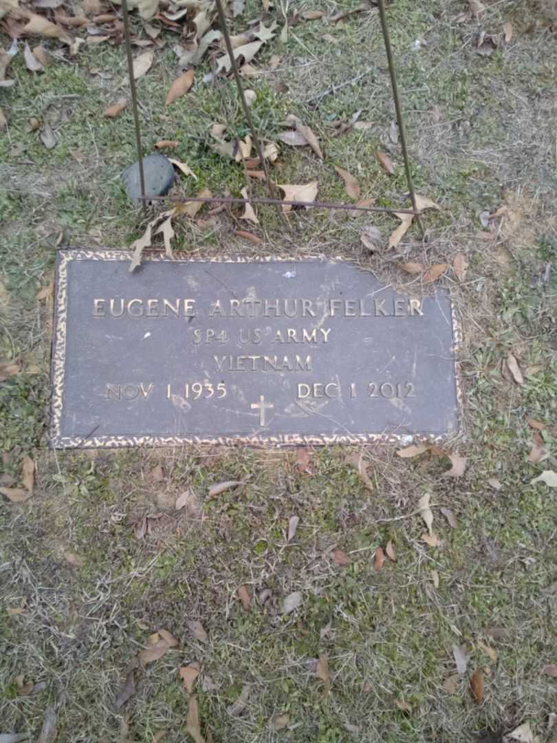 Eugene Arthur Felker's grave. Photo 3