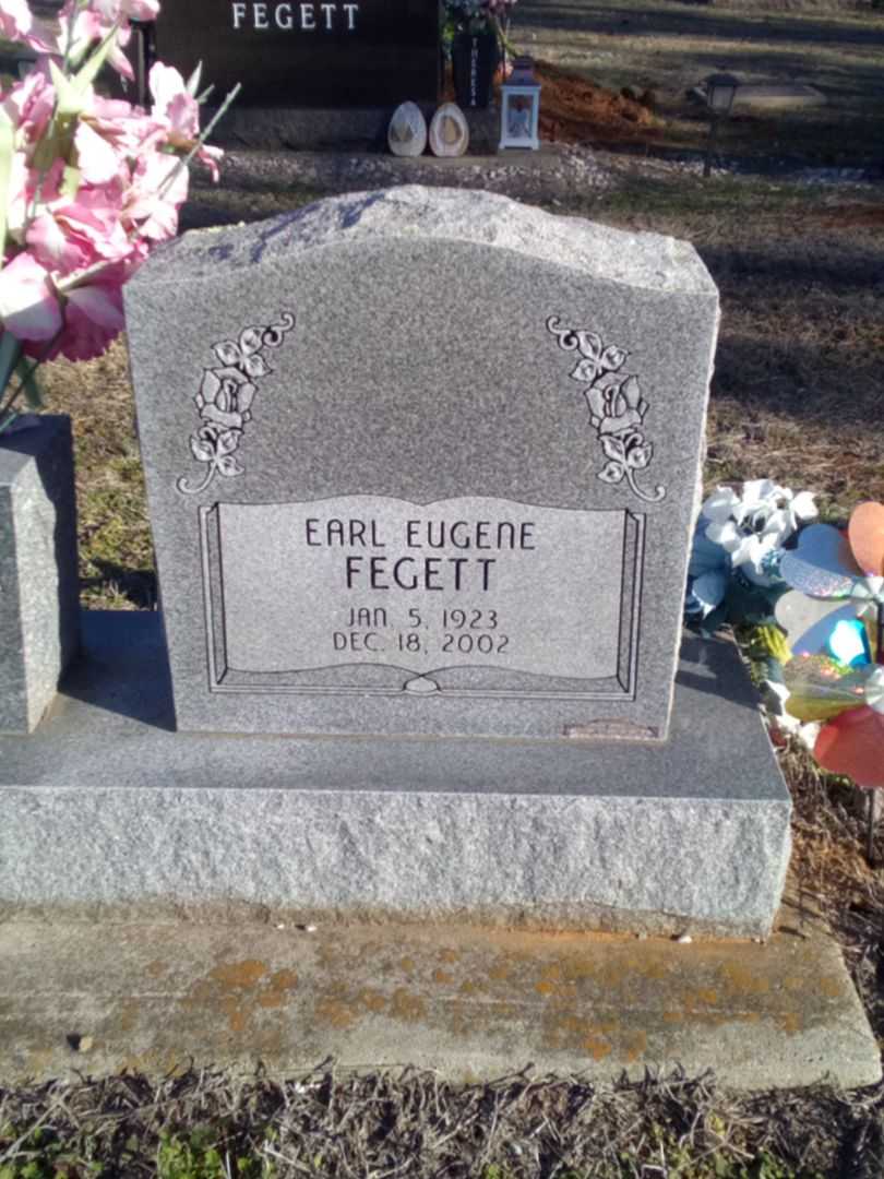 Earl Eugene Fegett's grave. Photo 1