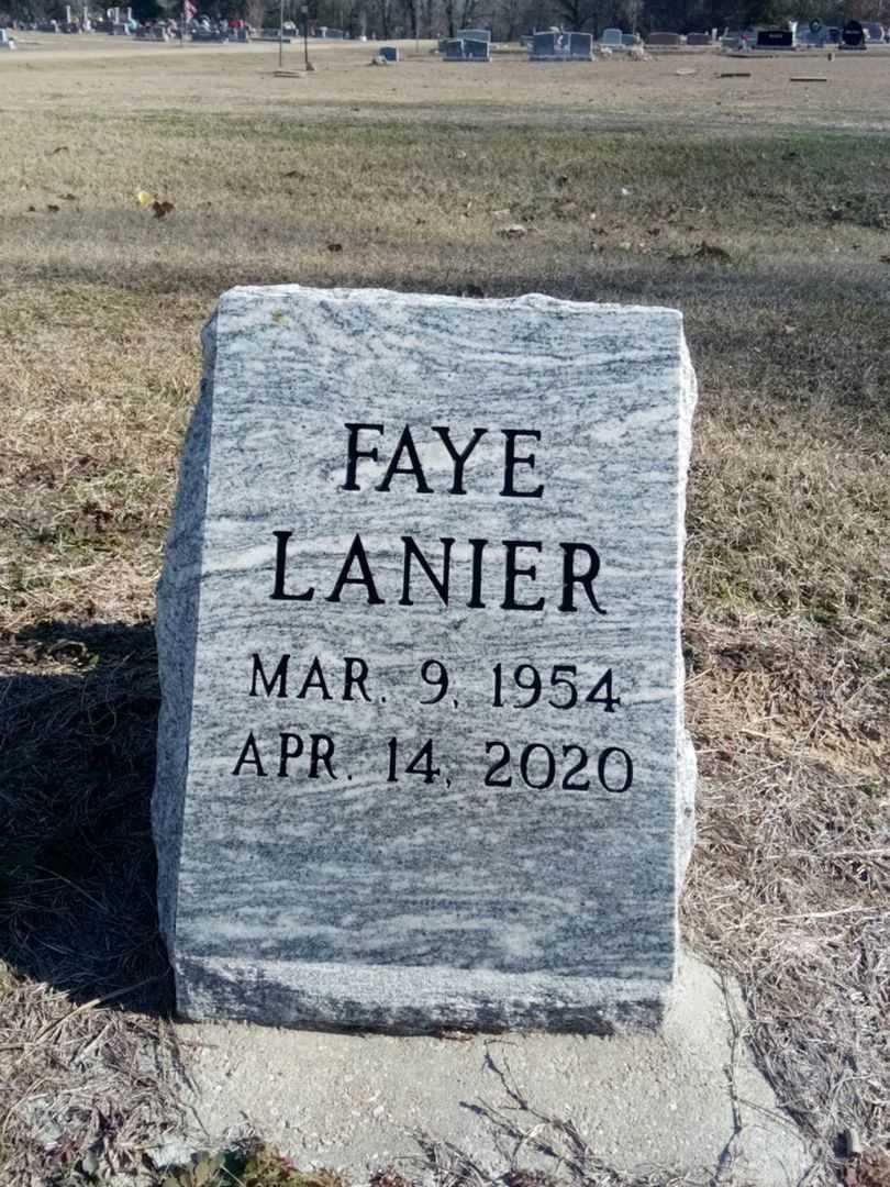 Faye Lanier's grave. Photo 1