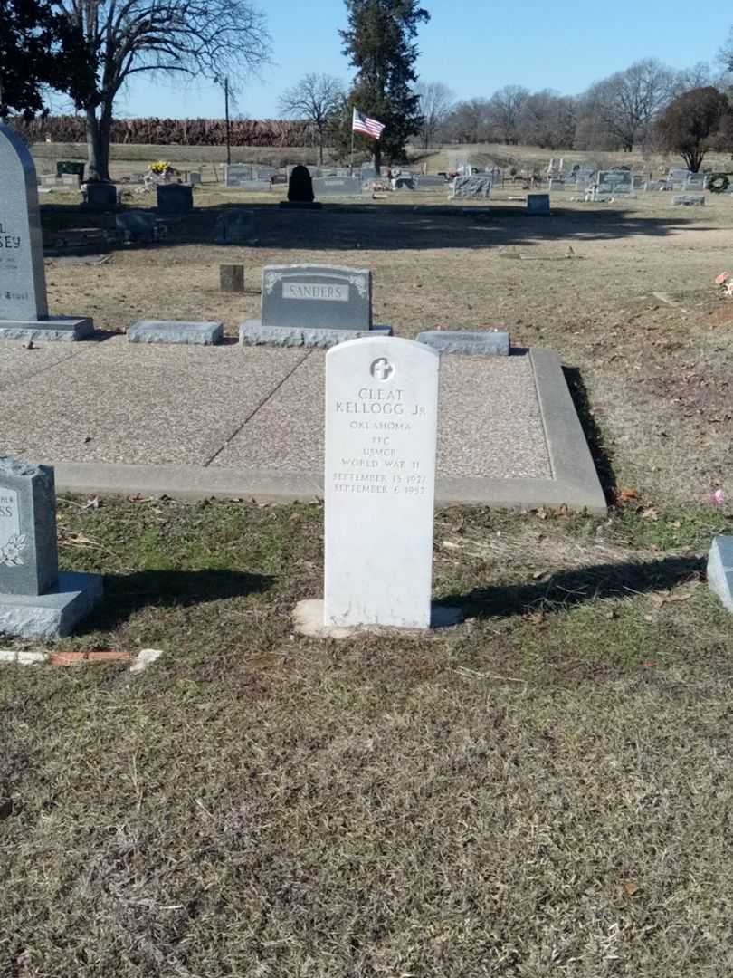 Cleat Kellogg Junior's grave. Photo 2