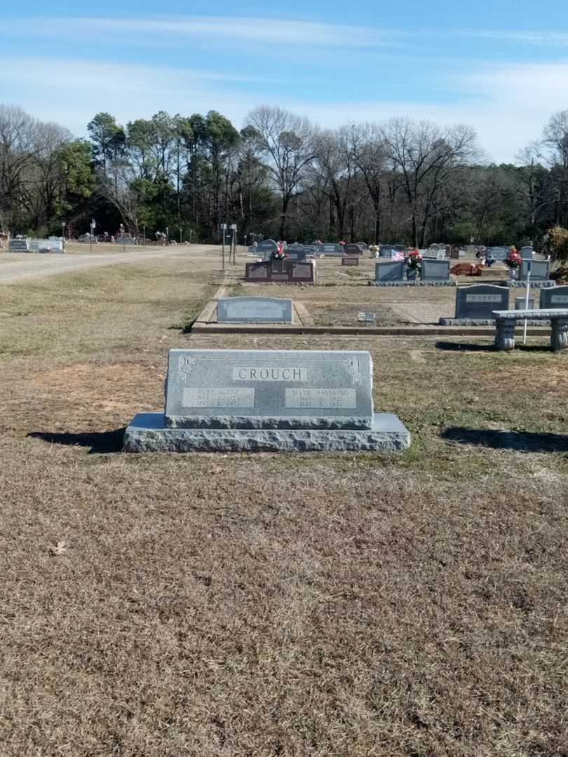 Maxie Raymond Crouch's grave. Photo 2