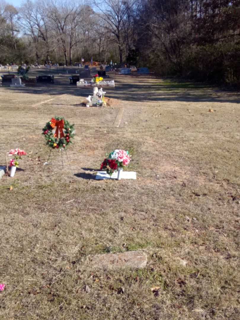 Bill Edgemon Junior's grave. Photo 2