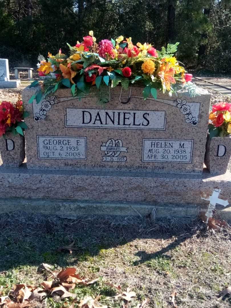 George E. Daniels's grave. Photo 1