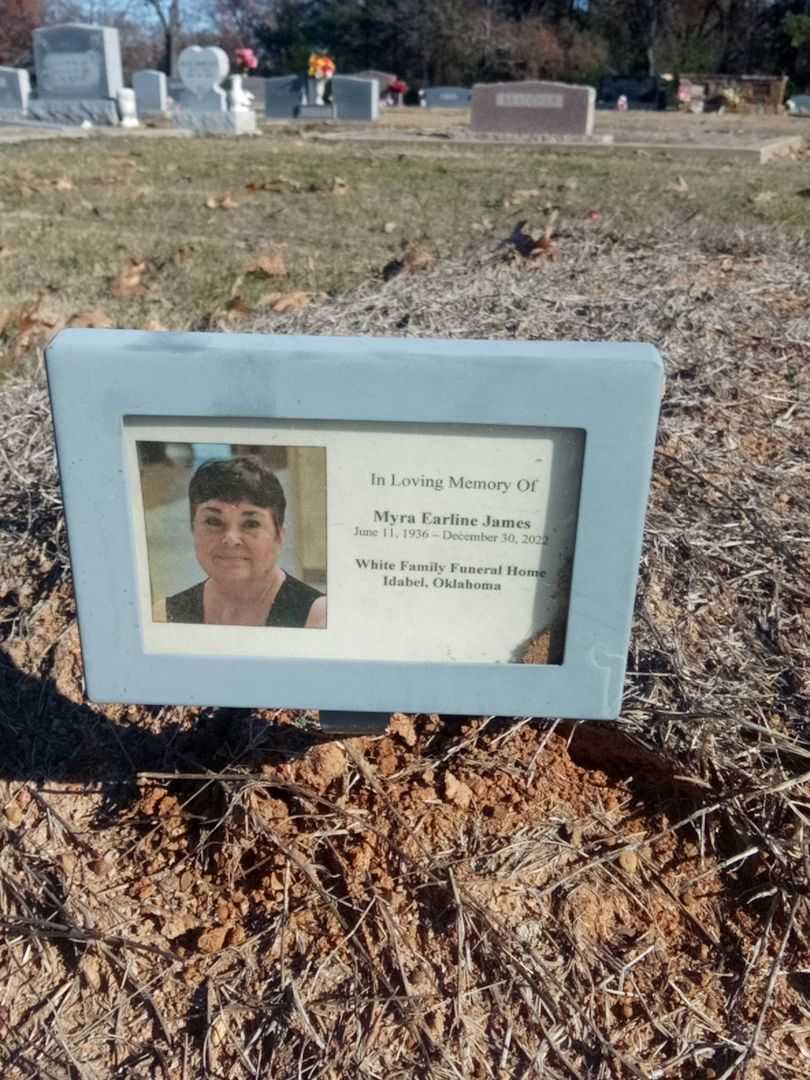 Myra Earline James's grave. Photo 1