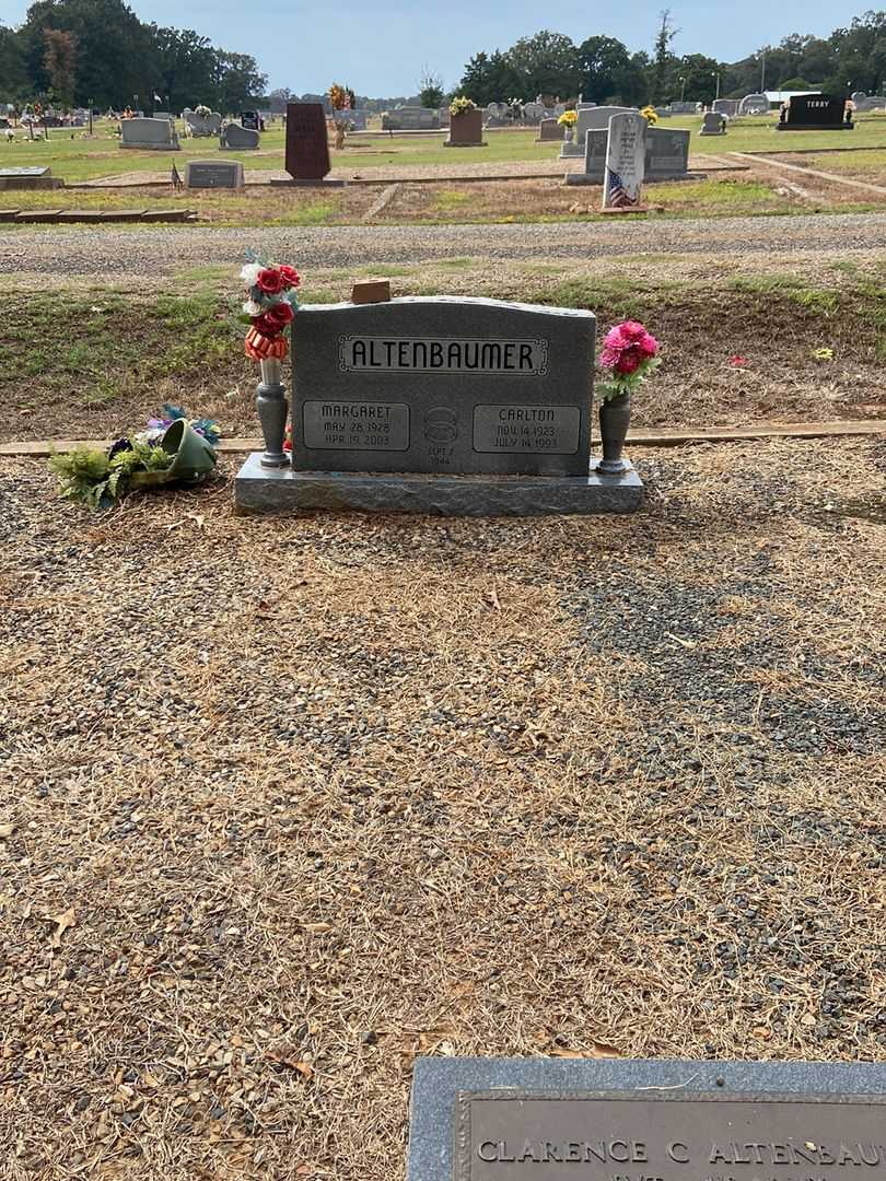 Margaret Altenbaumer's grave. Photo 2