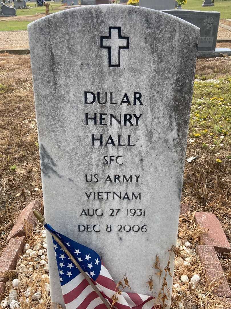 Dular Henry Hall's grave. Photo 3