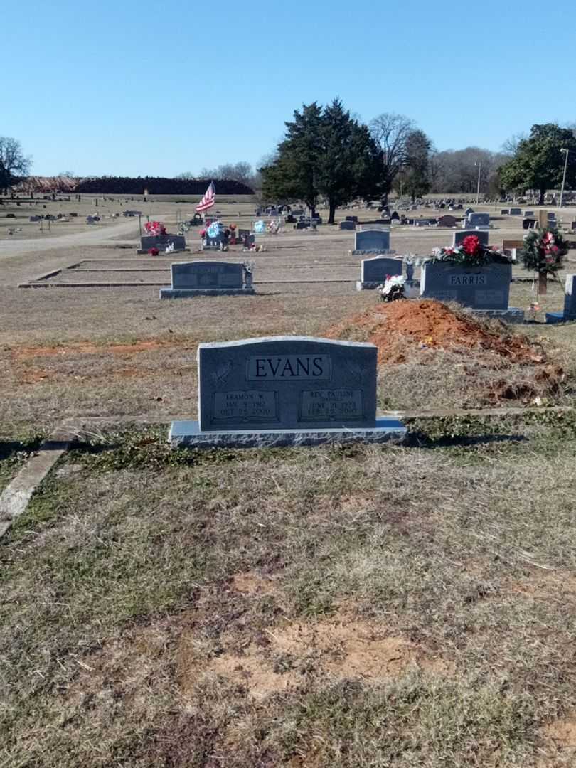 Reverend Pauline Daniels Evans's grave. Photo 2