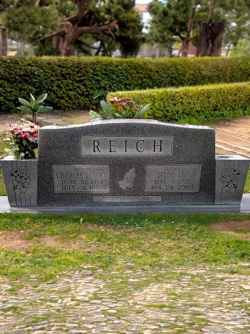 Charles Elbert Reich's grave. Photo 1