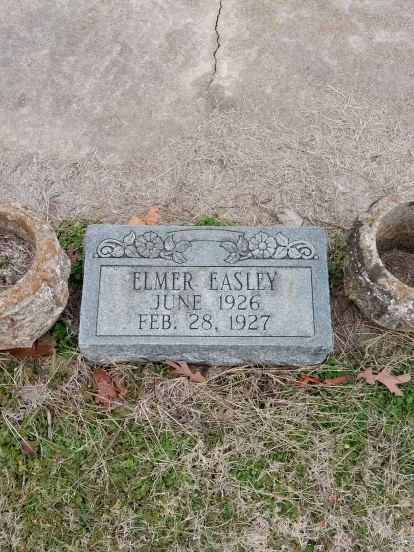 Elmer Easley's grave. Photo 1