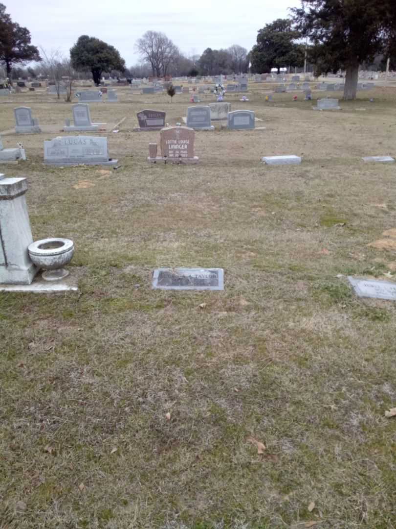 Eugenia A. Taylor's grave. Photo 2