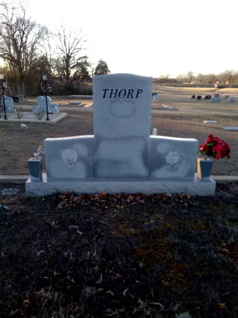 Irma M. Adams Thorp's grave. Photo 3