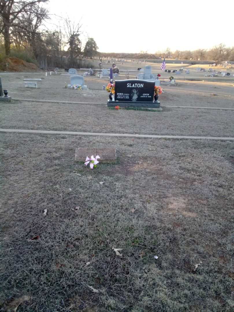 Lola Mae Nations's grave. Photo 2