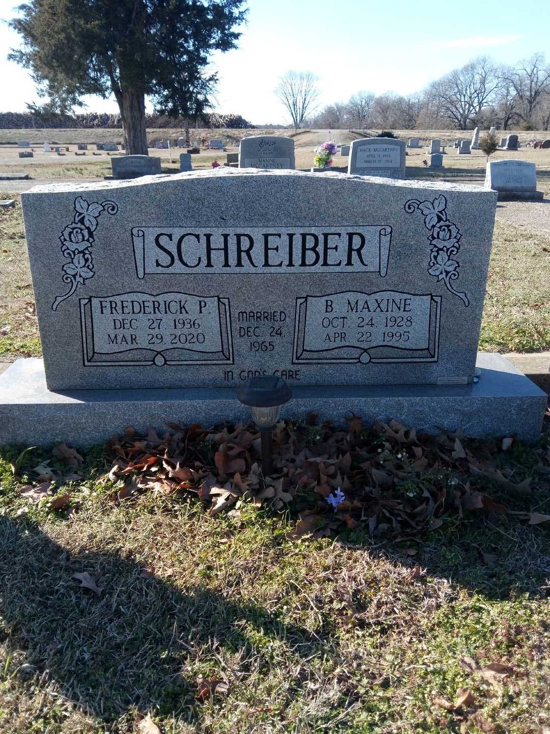 Frederick P. Schreiber's grave. Photo 1