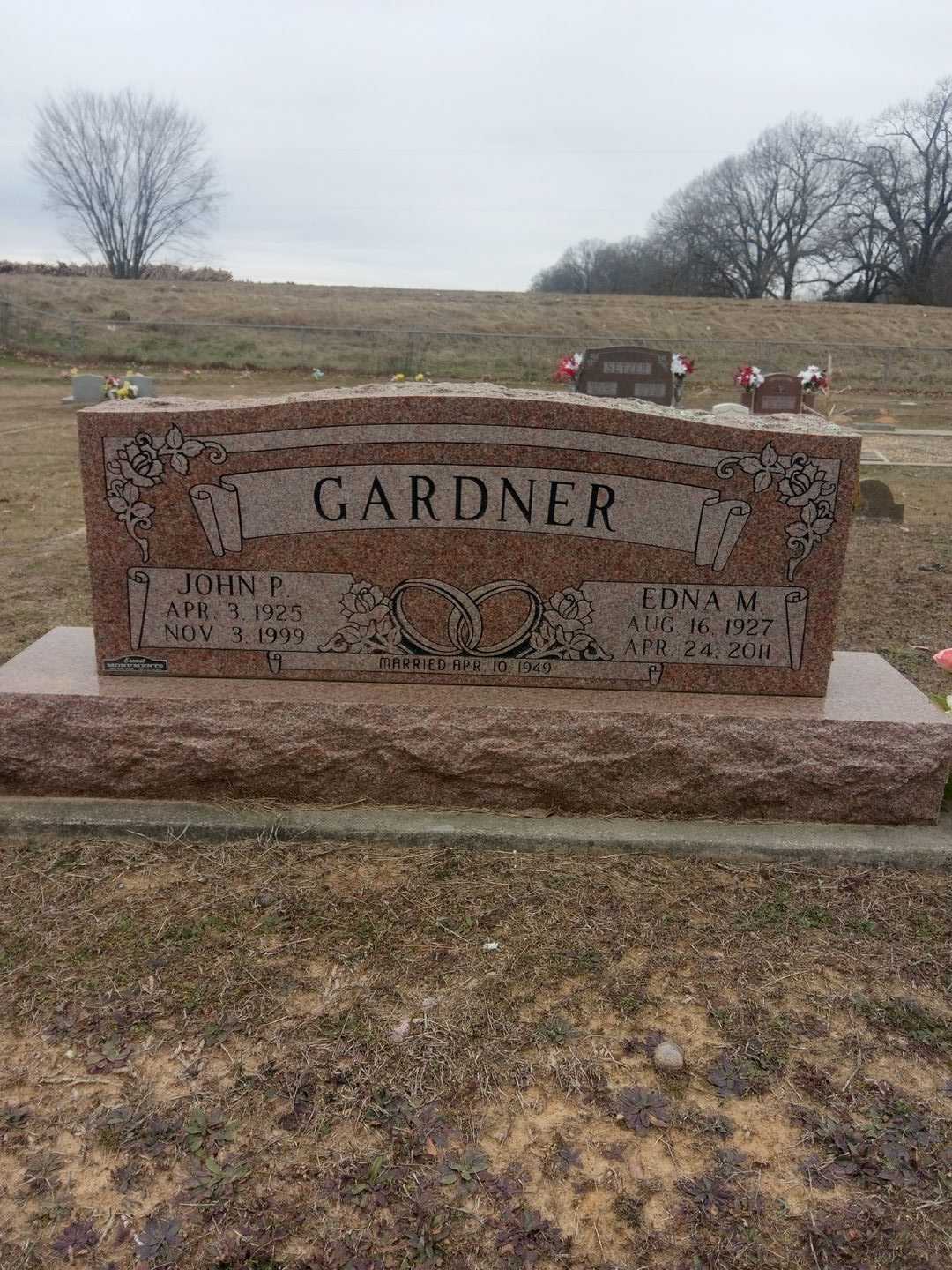 Edna M. Gardner's grave. Photo 1