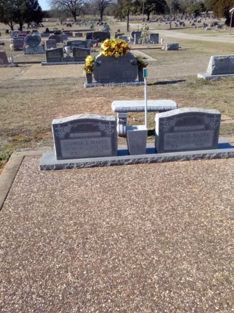 George E. Mabry's grave. Photo 2
