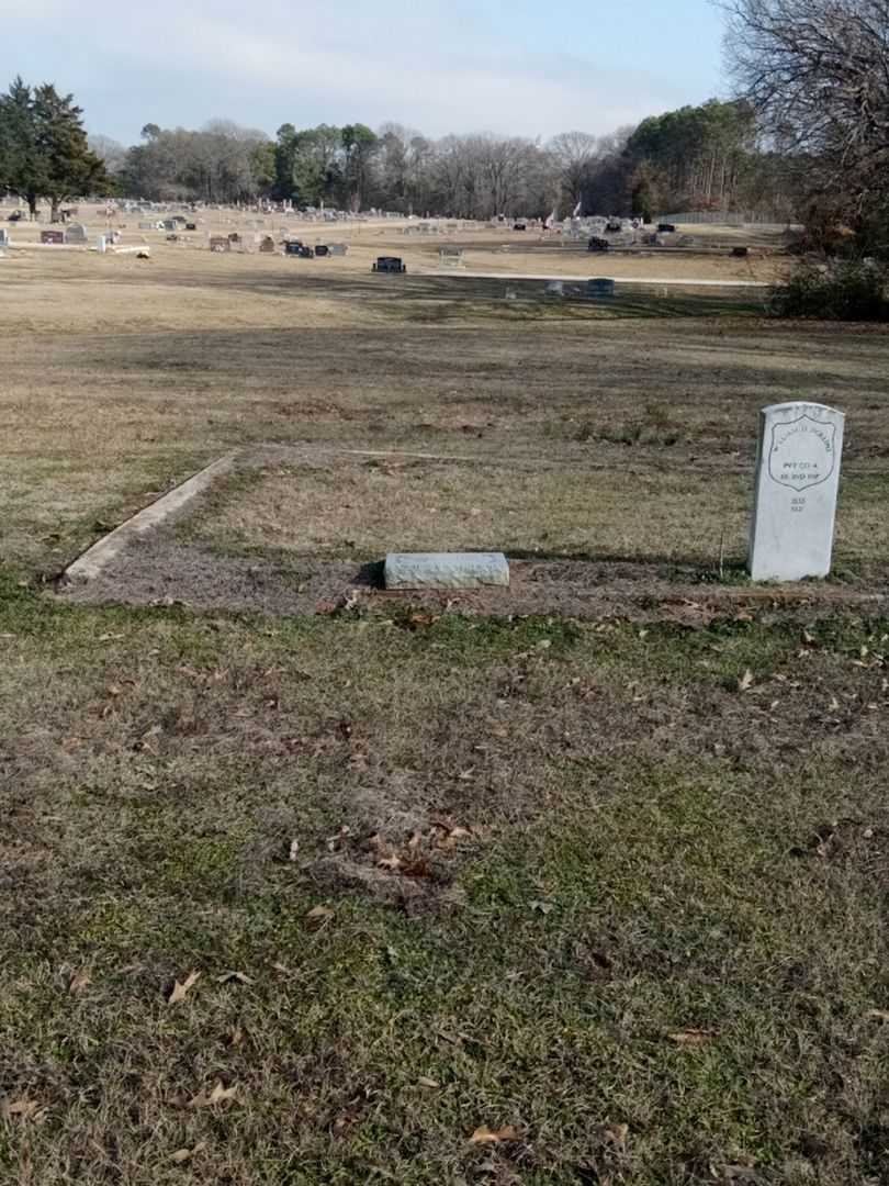 Charlie Osterdock's grave. Photo 2