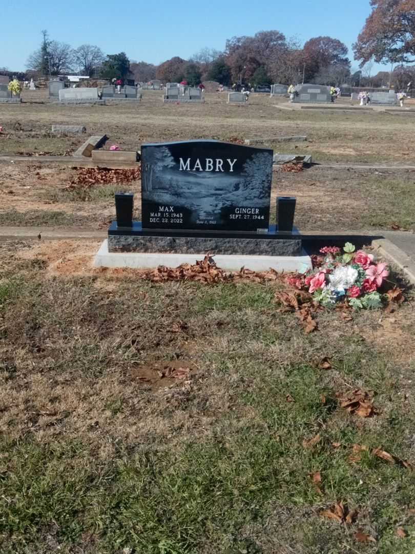 Max Mabry's grave. Photo 2