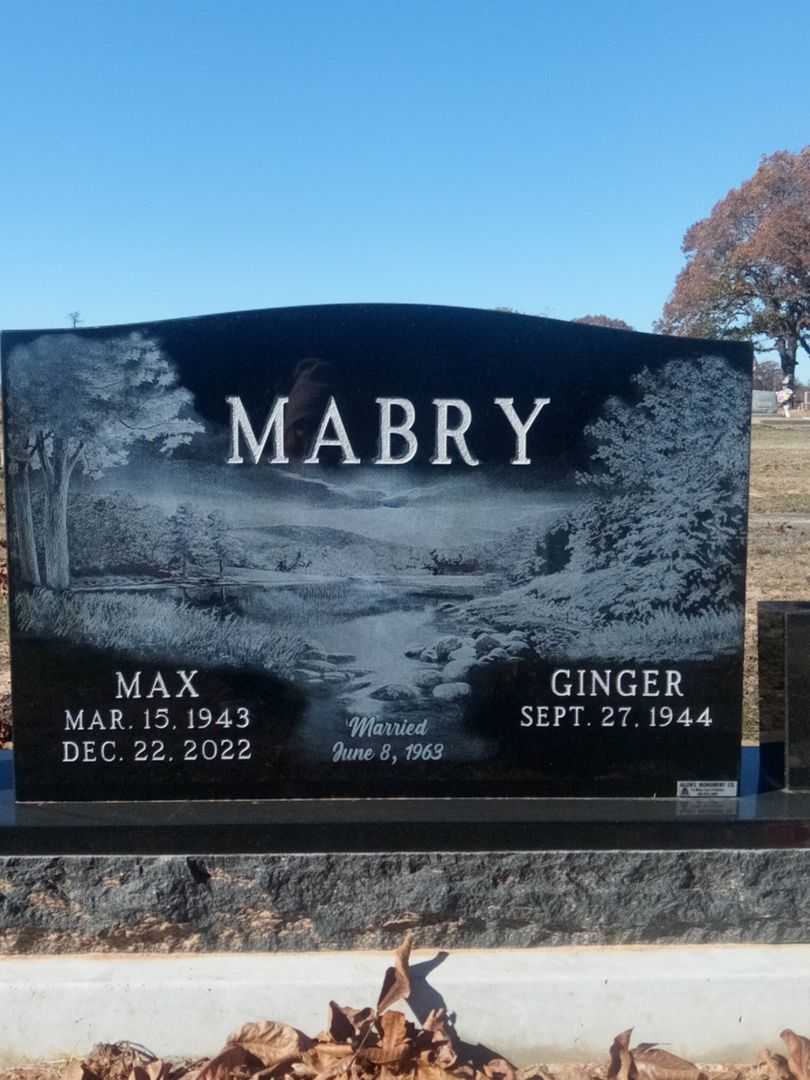 Max Mabry's grave. Photo 1