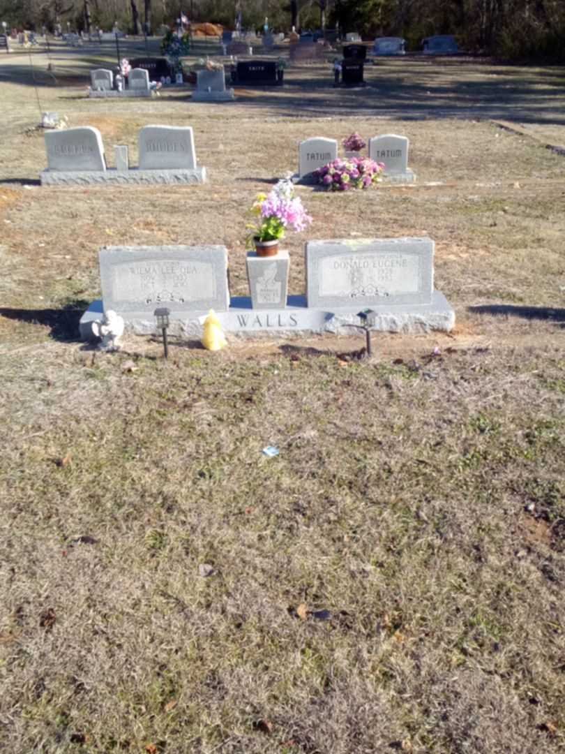 Donald Eugene Walls's grave. Photo 2