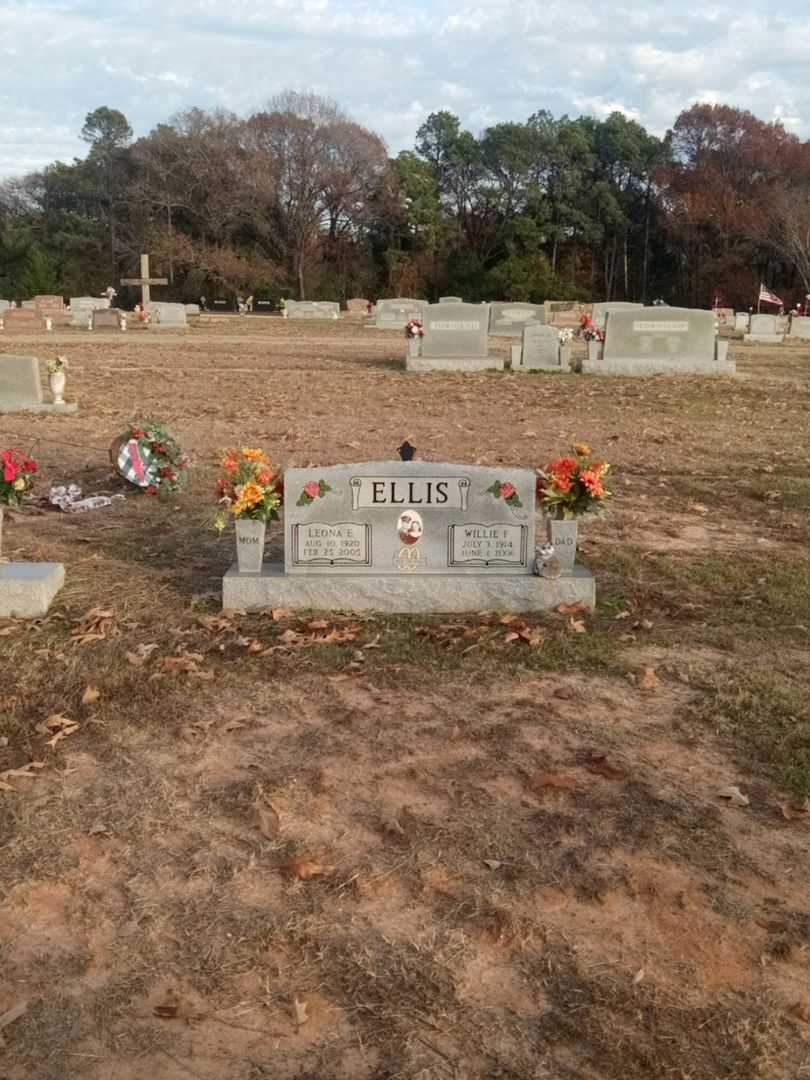Leona E. Ellis's grave. Photo 2