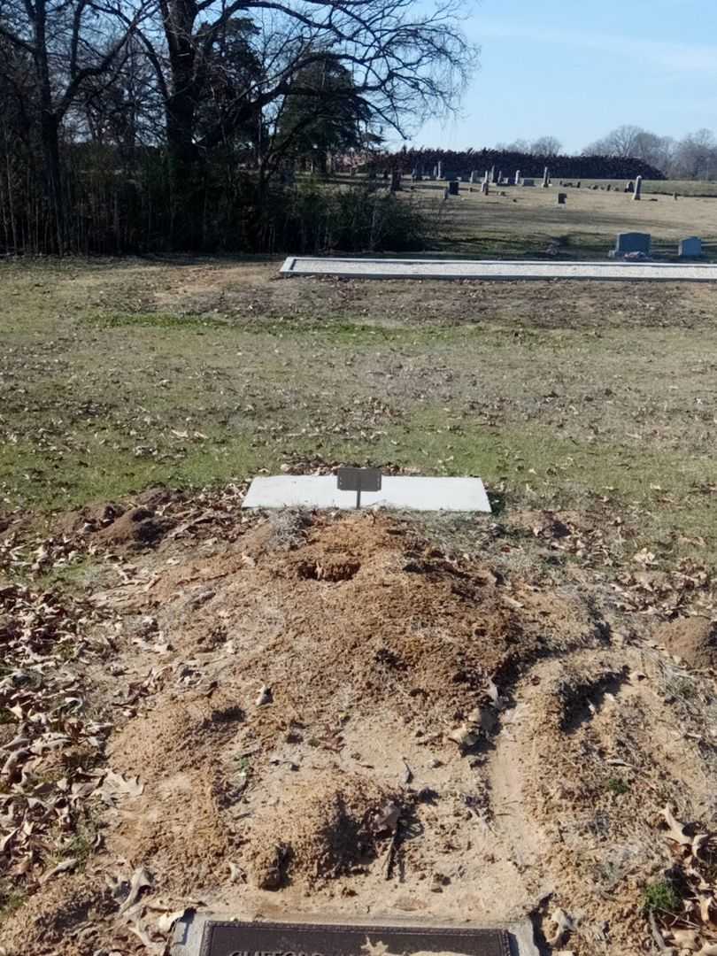 Clifford Allen Elledge's grave. Photo 2