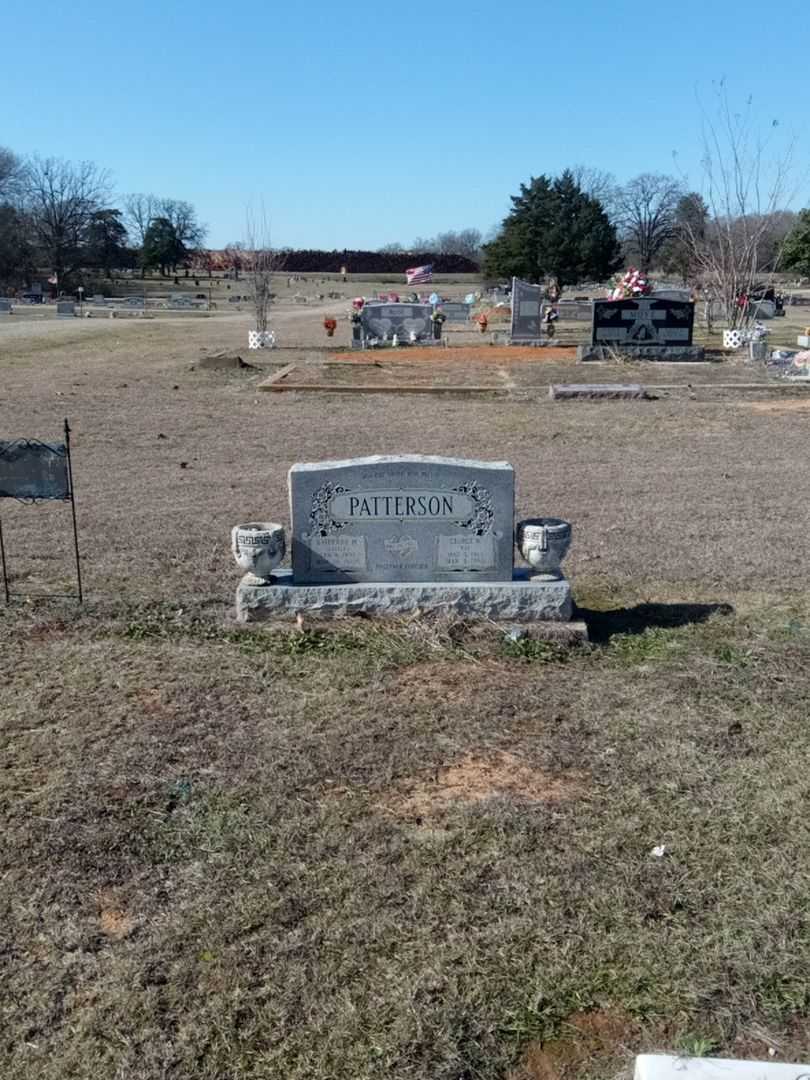 George W. Patterson Junior's grave. Photo 2
