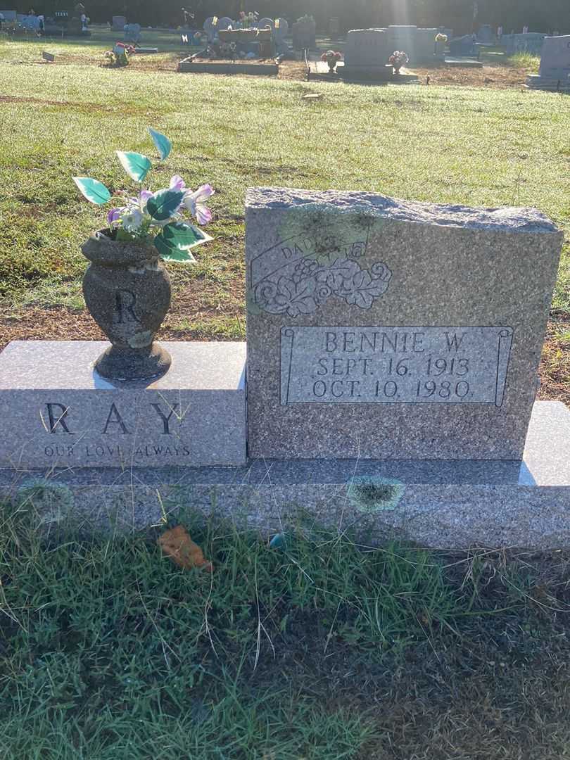 Bennie W. Ray's grave. Photo 1