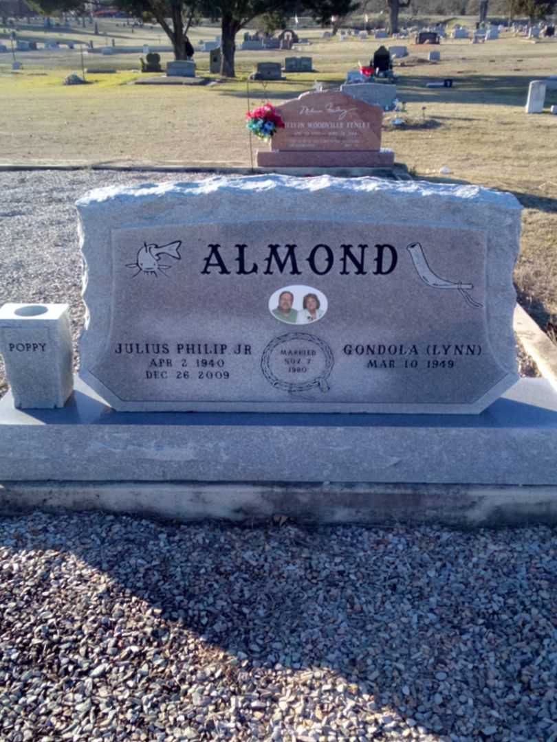 Julius Philip Almond Junior's grave. Photo 1