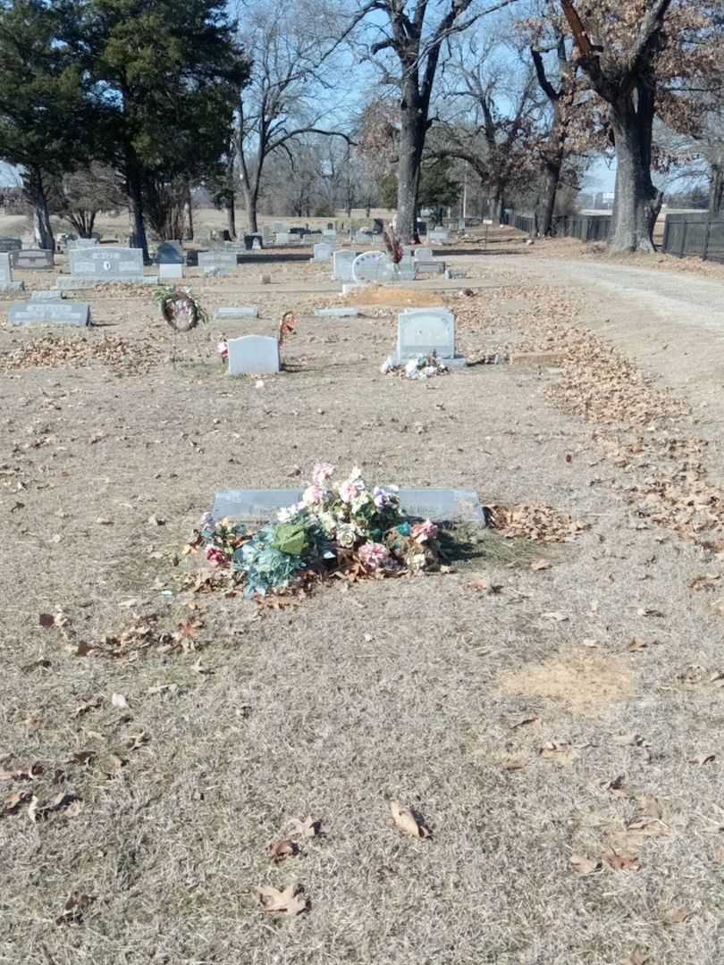 W. B. "Bill" Ogan's grave. Photo 2