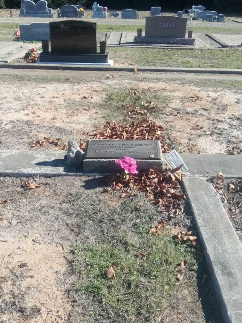 Charles Lynn Sanford's grave. Photo 2