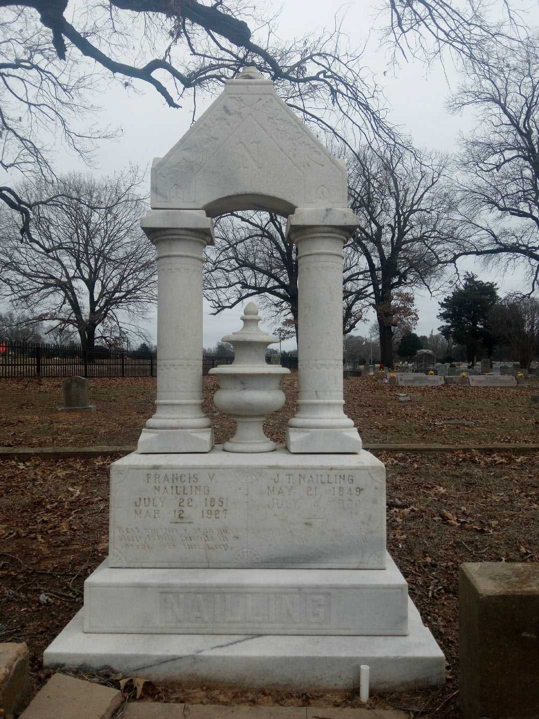 J. T. Nailling's grave. Photo 1