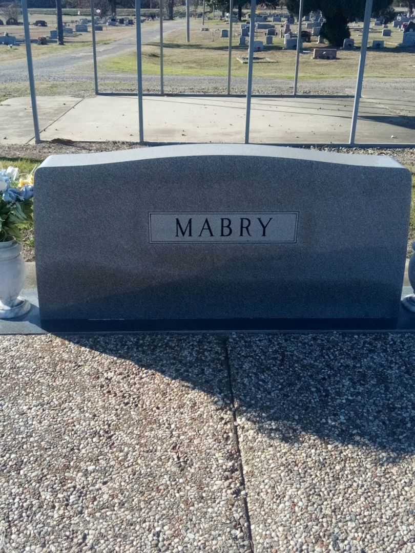 Lavada Cagle Mabry's grave. Photo 3