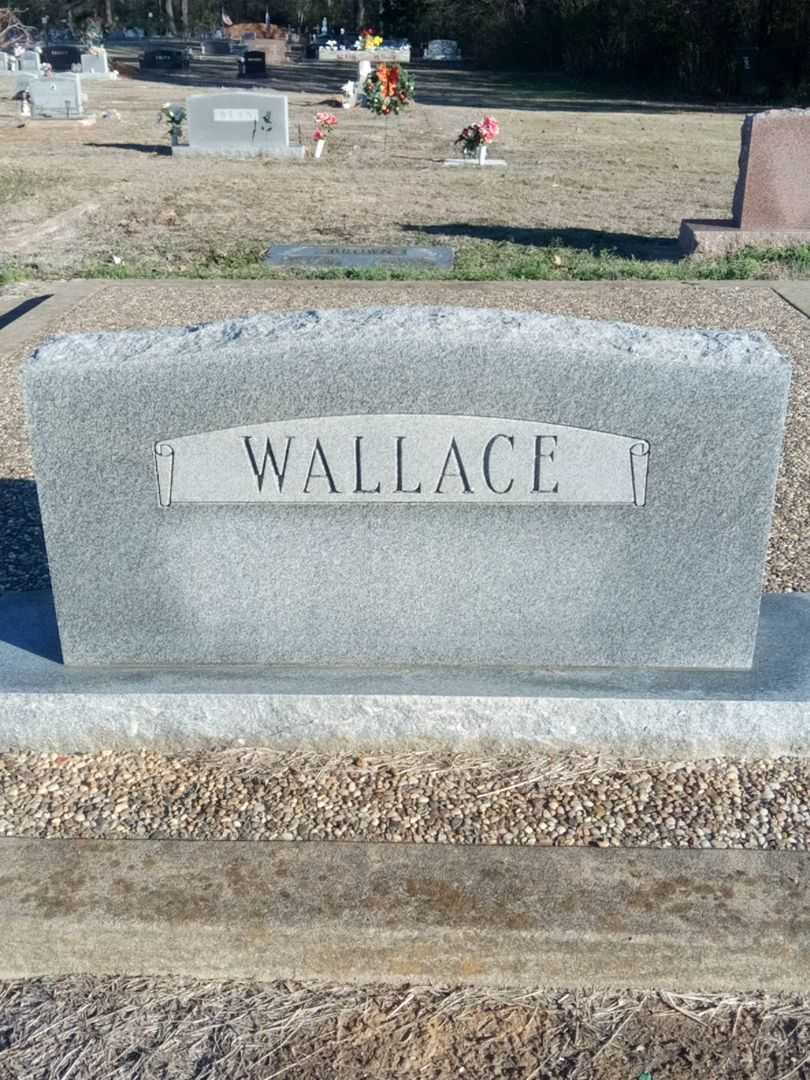 Cecil M. Wallace's grave. Photo 1