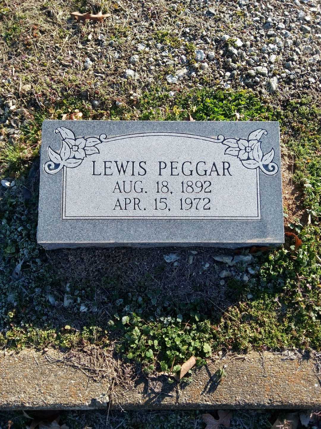 Lewis Peggar's grave. Photo 1