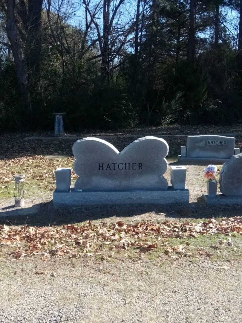 Mary Elizabeth Hatcher's grave. Photo 3