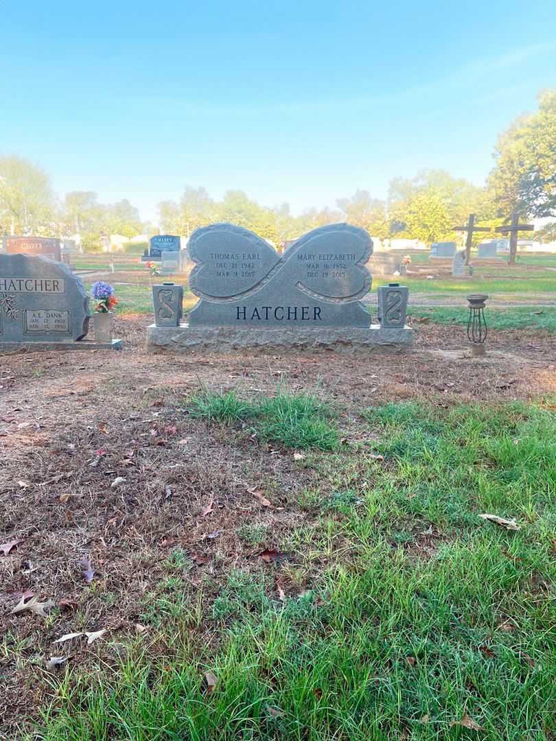 Mary Elizabeth Hatcher's grave. Photo 2