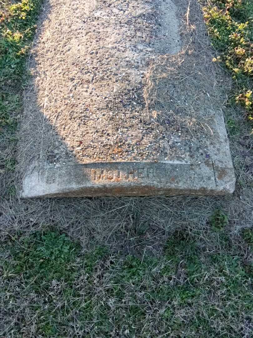 Ada Lebow's grave. Photo 3