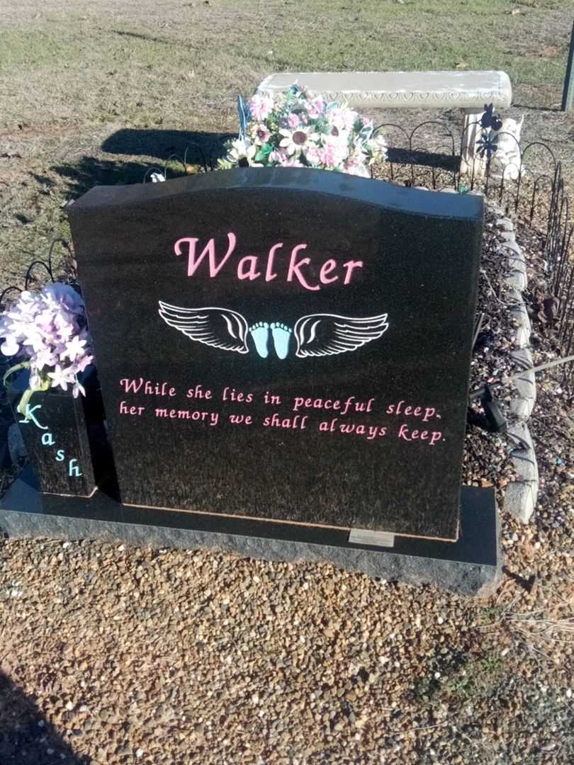 Kashlynn Lea Walker's grave. Photo 3