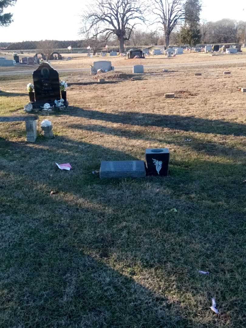 Larry Welton Keister Junior's grave. Photo 2