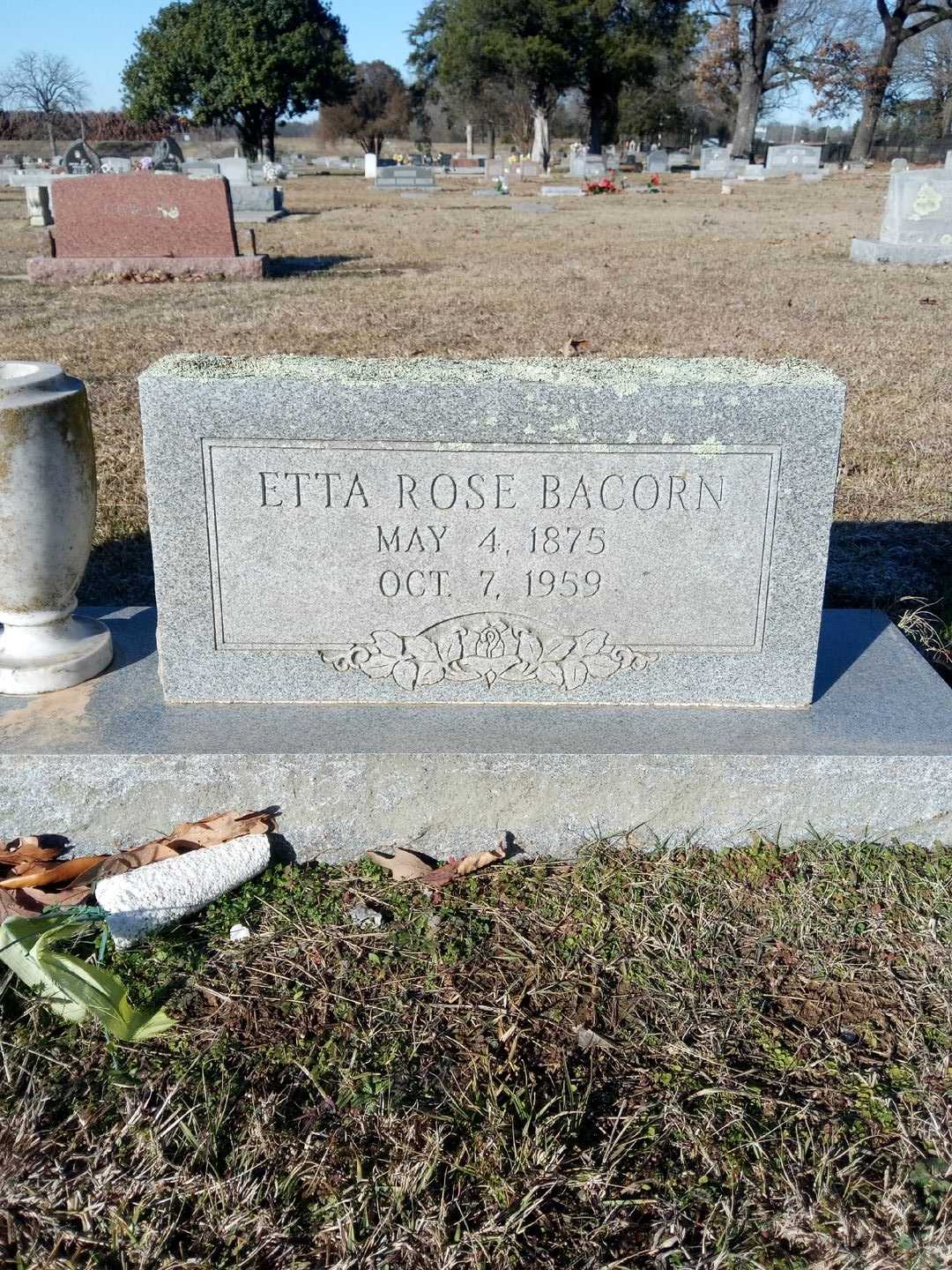 Etta Rose Bacorn's grave. Photo 1