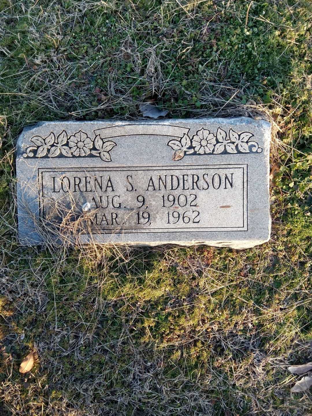 Lorena S. Anderson's grave. Photo 1