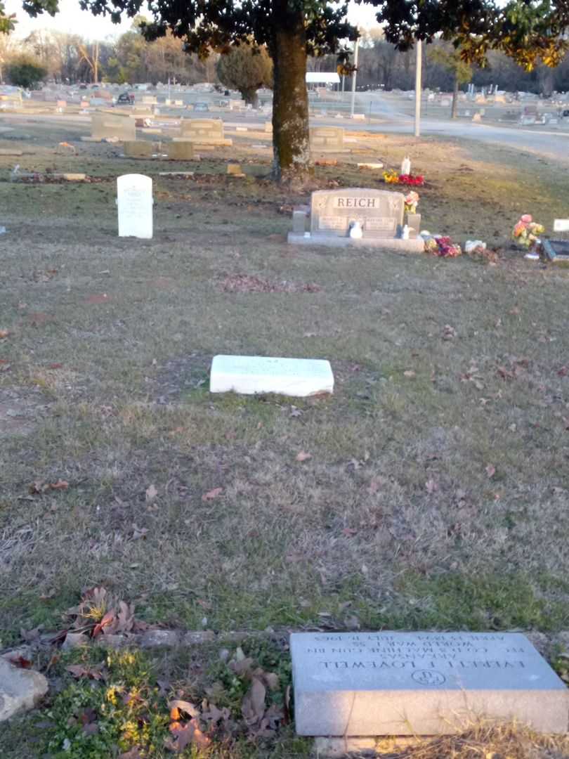 Verlon G. Pearce's grave. Photo 2