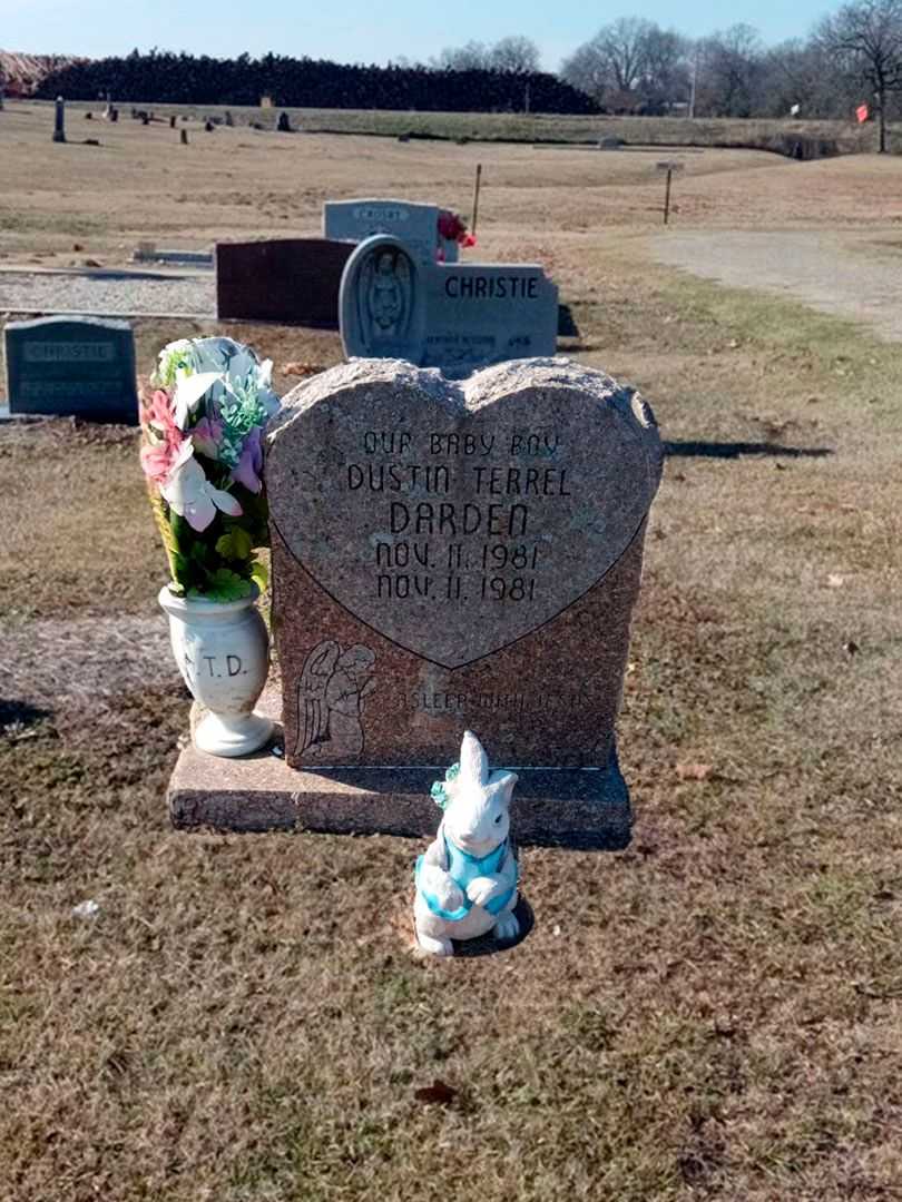 Dustin Terrel Darden's grave. Photo 3