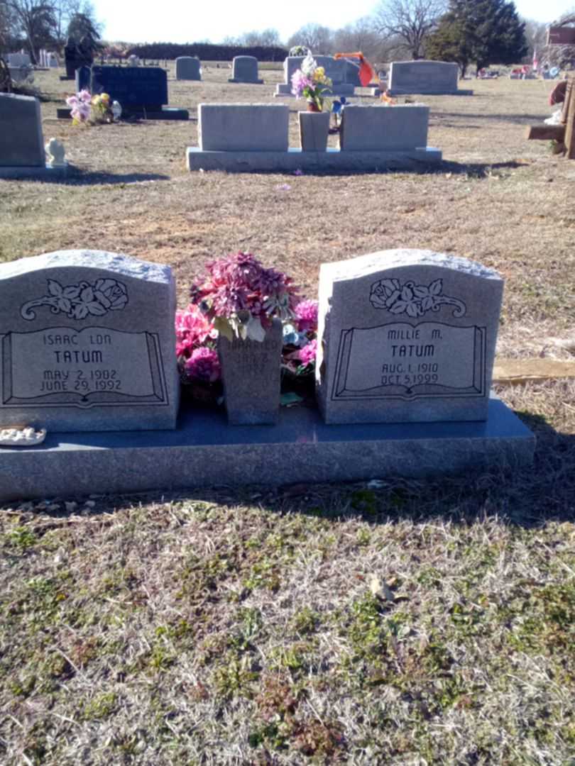 Isaac Lon Tatum's grave. Photo 1