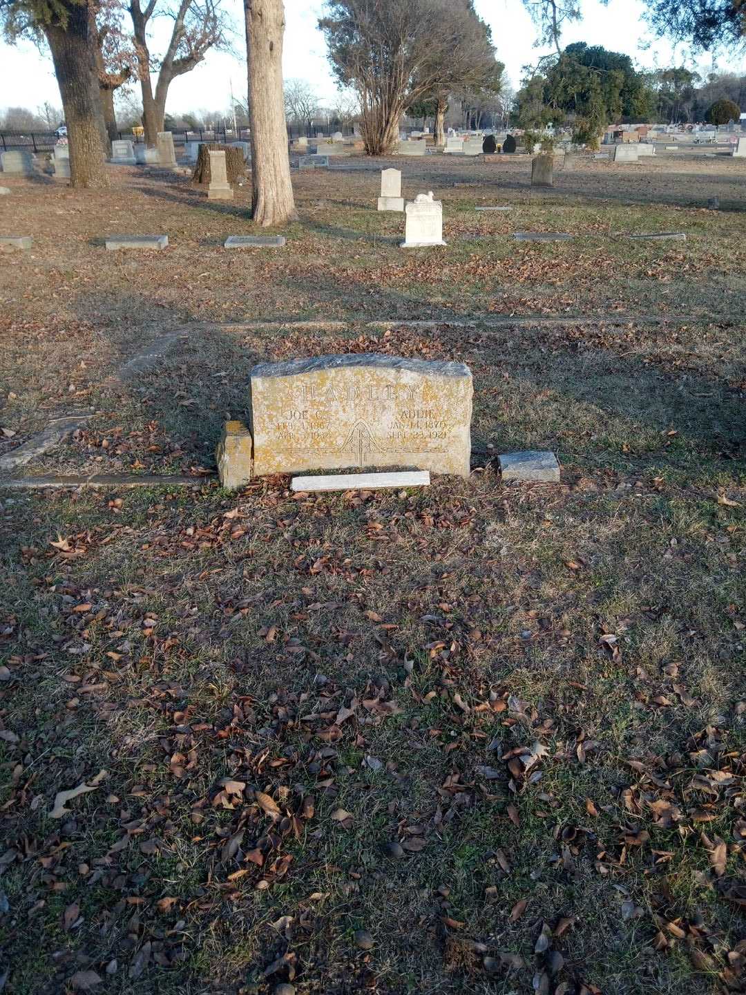 Joe C. Hadley's grave. Photo 2