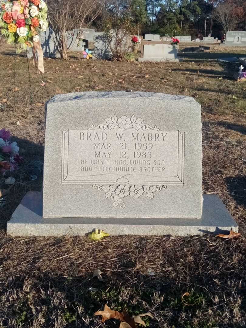 Brad W. Mabry's grave. Photo 1