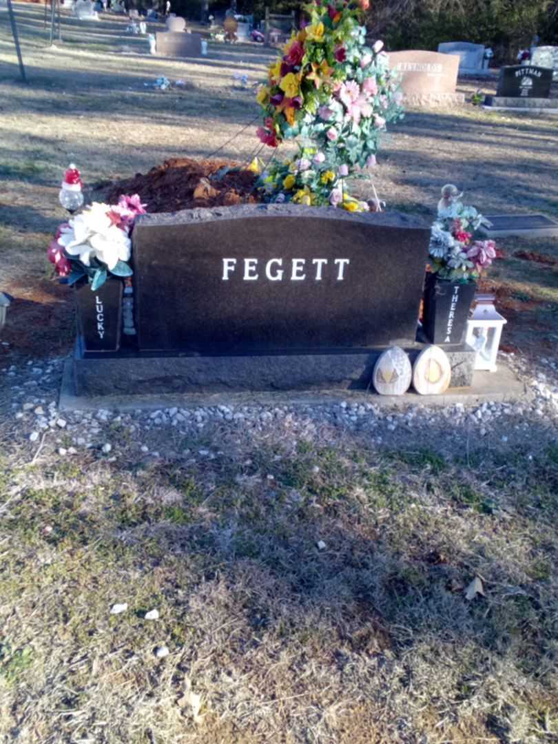 Charlie E. "Lucky" Fegett's grave. Photo 4