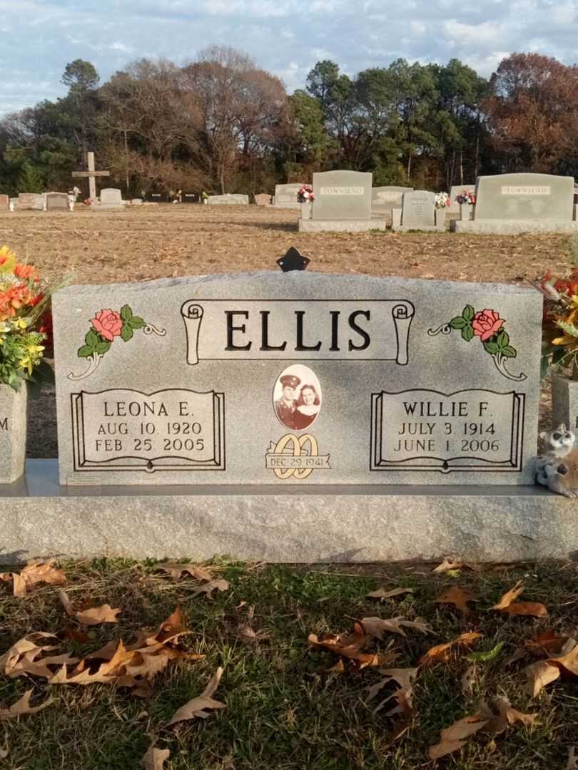 Willie F. Ellis's grave. Photo 1