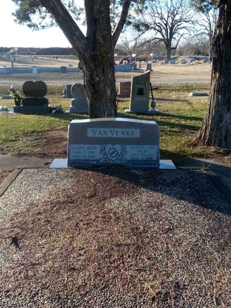 Gladys Helen Van Vlake's grave. Photo 2